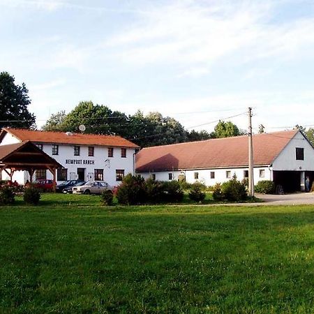 Staj Newport Hotel Dolní Domaslavice Buitenkant foto