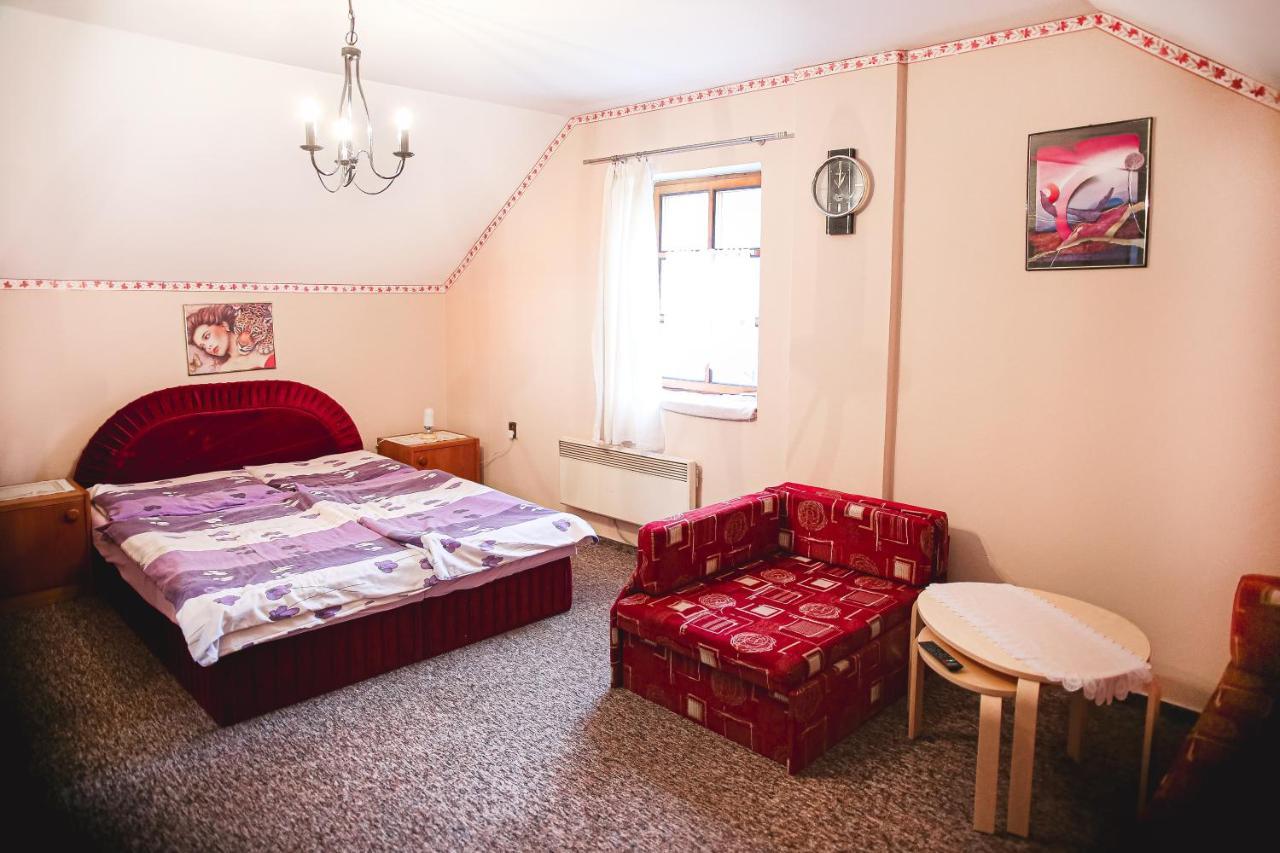 Staj Newport Hotel Dolní Domaslavice Buitenkant foto